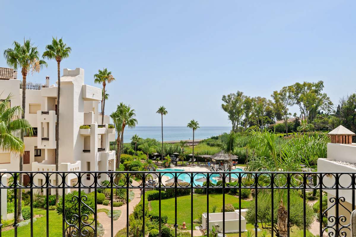 Apartamento en primera línea de playa en Estepona