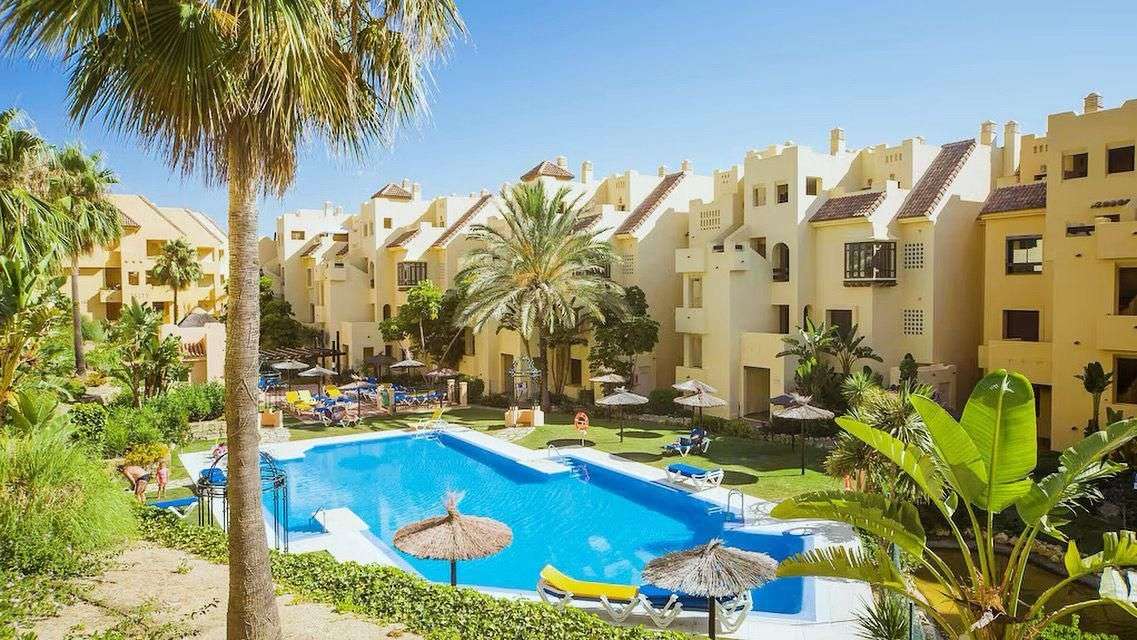 🏡 Apartment for Sale in Duquesa Village, Manilva – Rare Opportunity for Price and Location