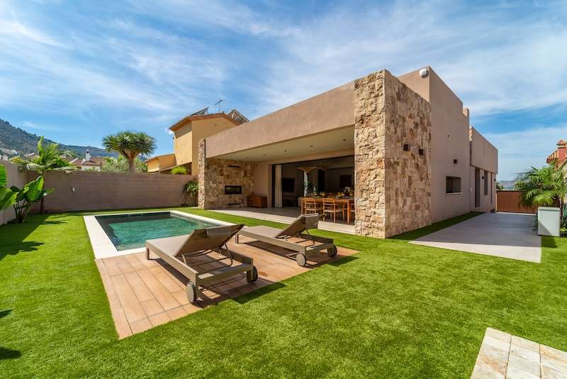 Villa with garden in Alhaurín de la Torre