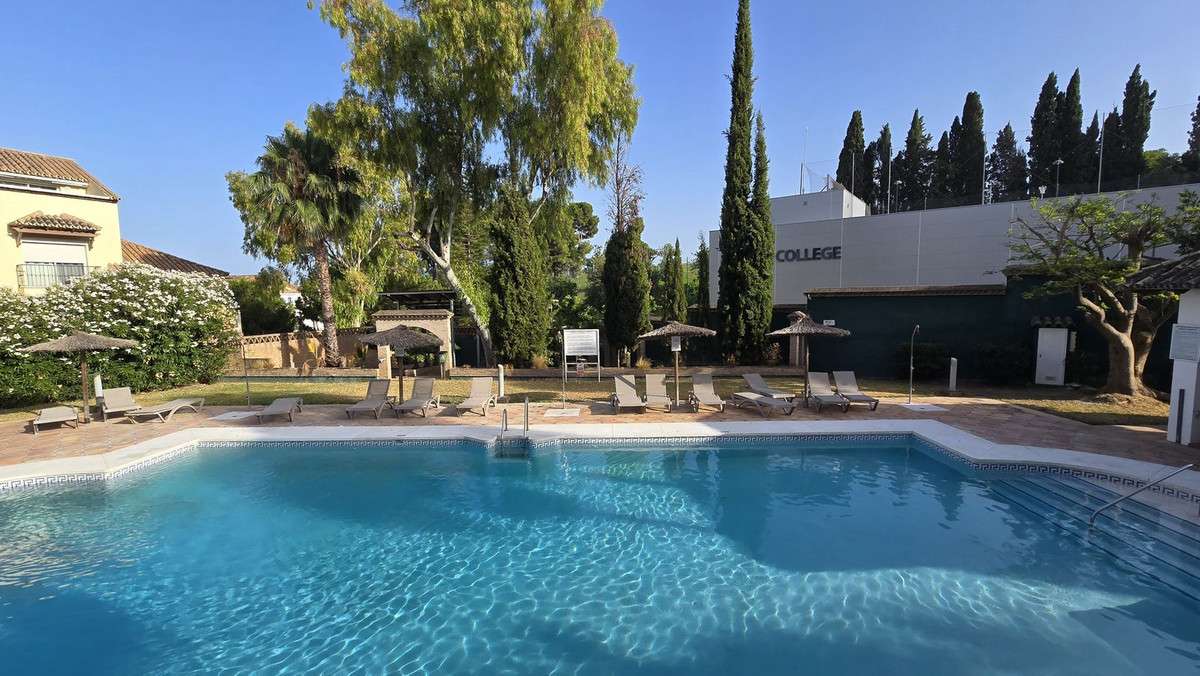 Townhouse with sea view in Marbella