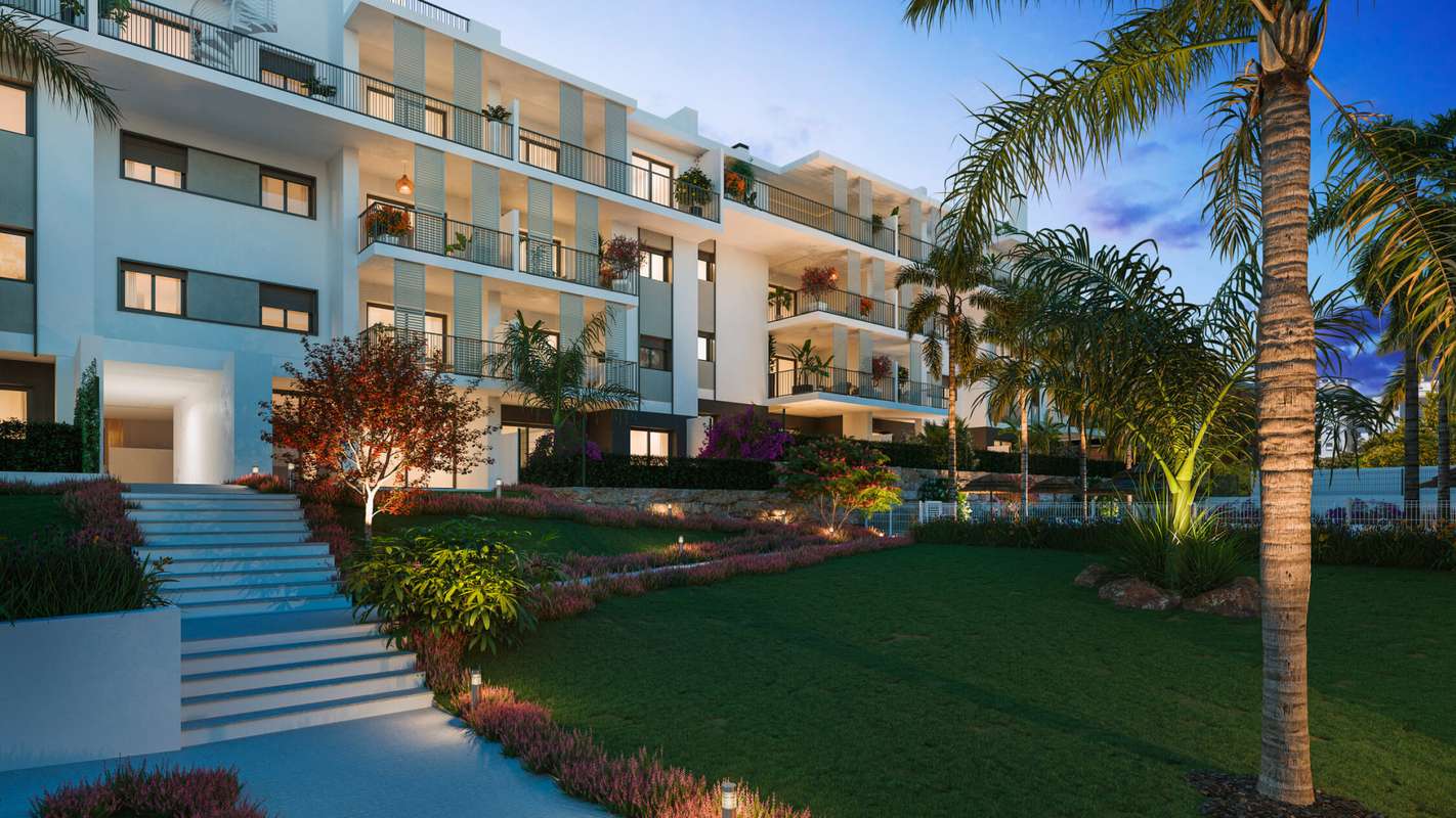 Penthouse with pool in Estepona