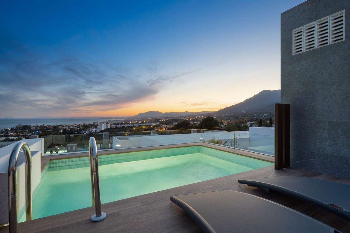 Semi-Detached Villa of 4 bedrooms