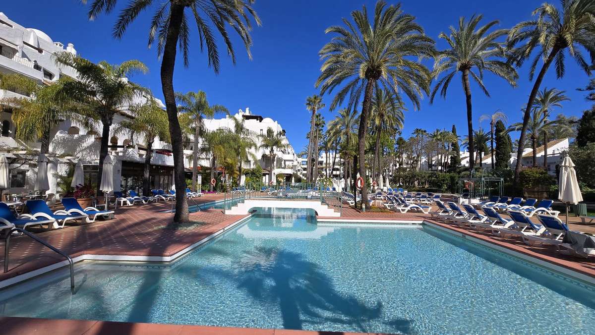 Apartment with sea view in Marbella