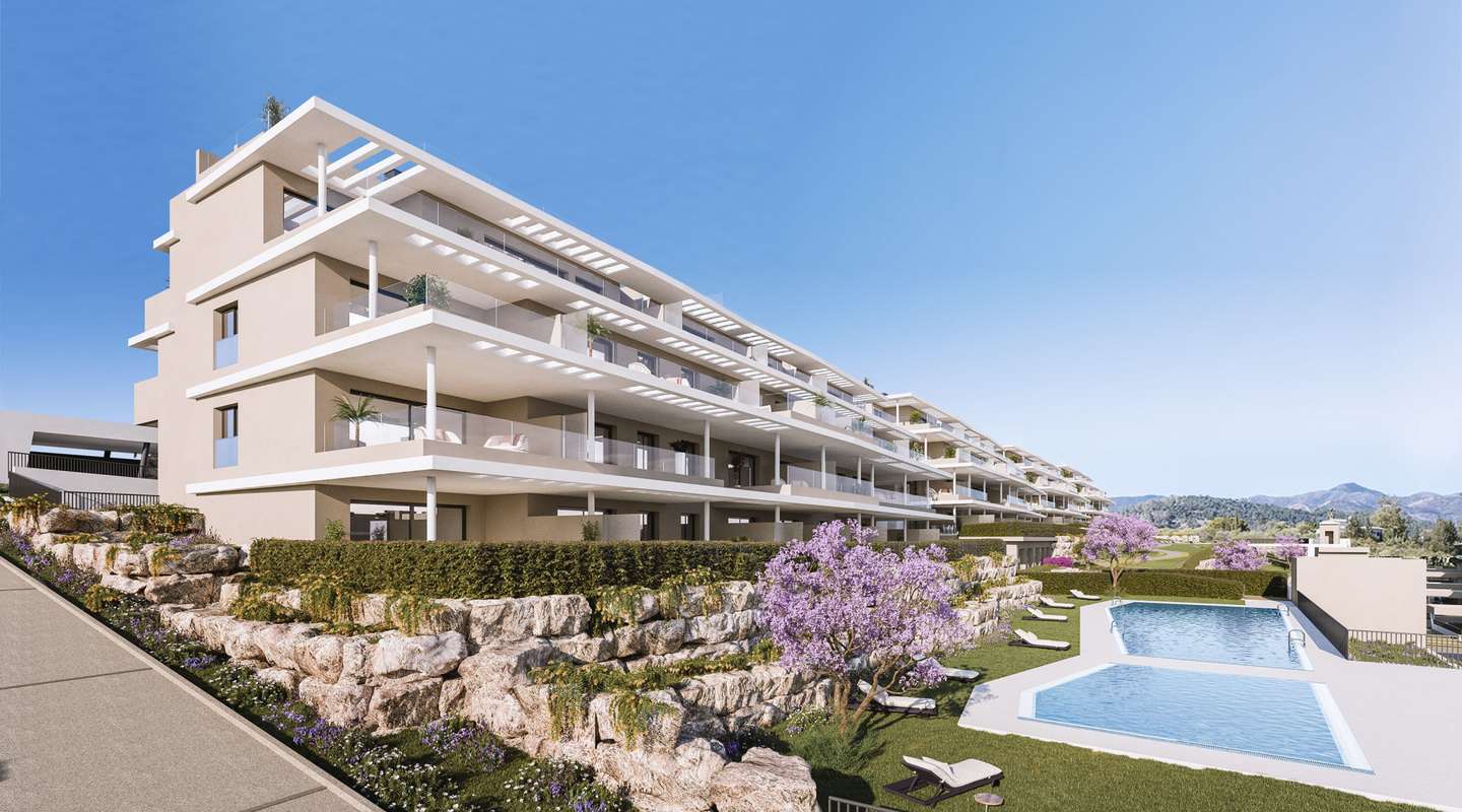 Apartment with private garden in Estepona