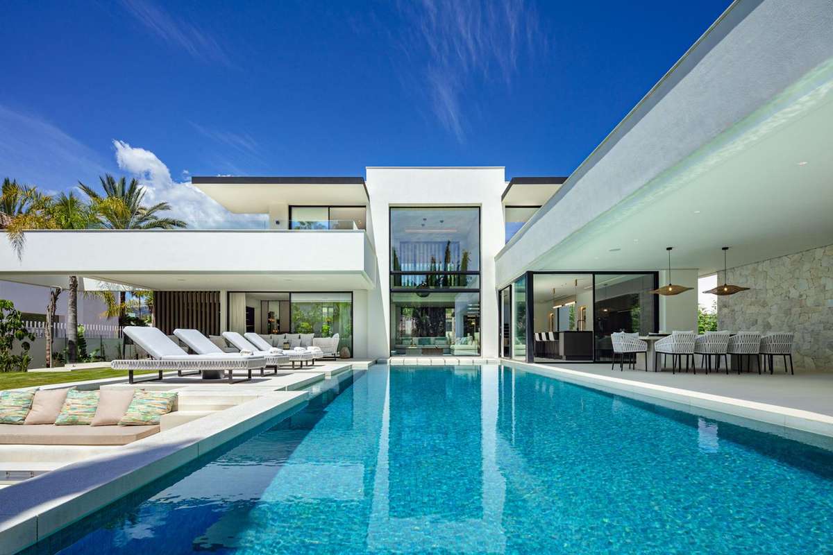 Detached Villa of 5 bedrooms