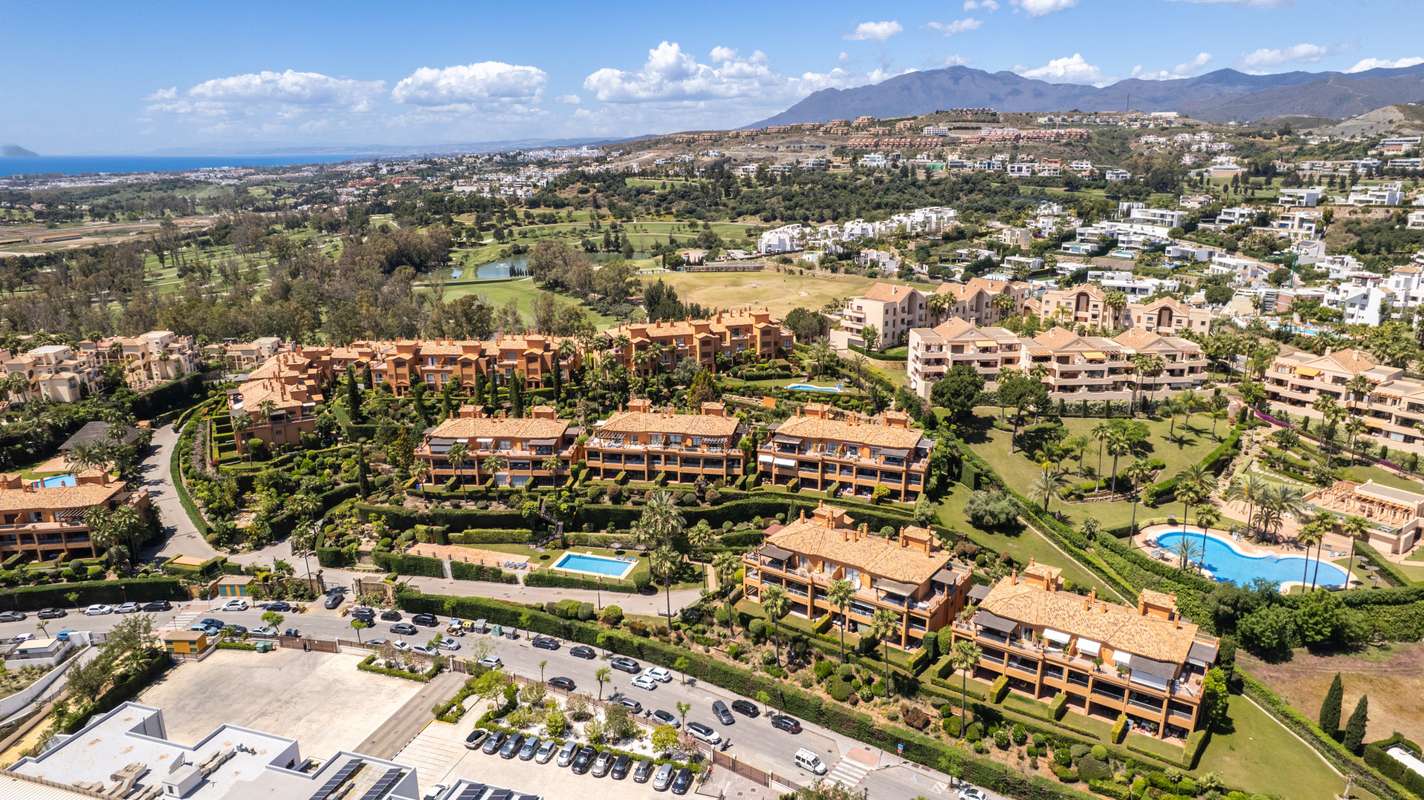 Apartamento en complejo de golf en Estepona