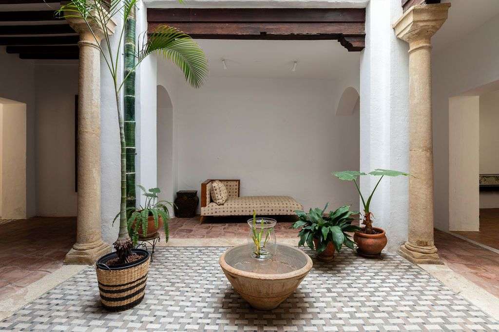 Townhouse with patio in Málaga