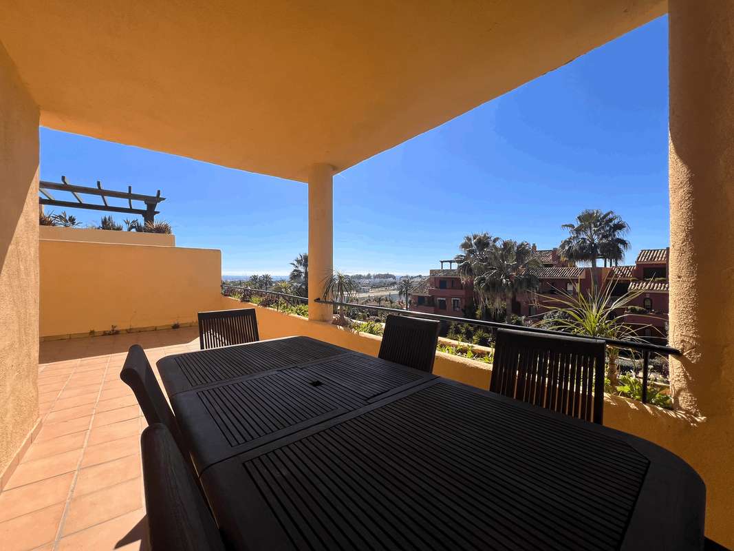 Apartamento con piscina en Estepona