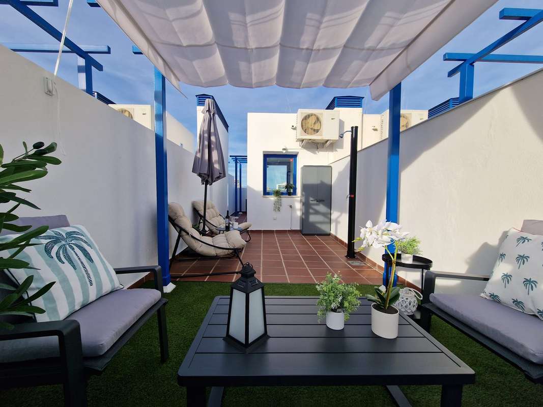 Penthouse with sea view in Benalmádena