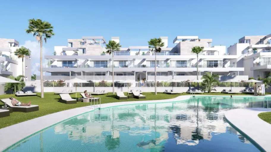 Penthouse with private garden in Estepona