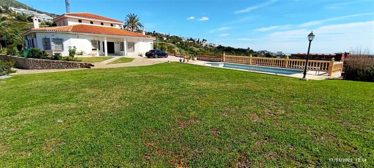 Detached Villa of 7 bedrooms in Benalmadena Costa