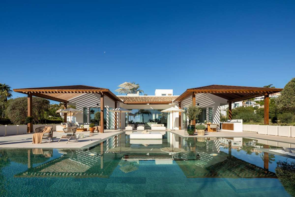 Detached Villa of 6 bedrooms