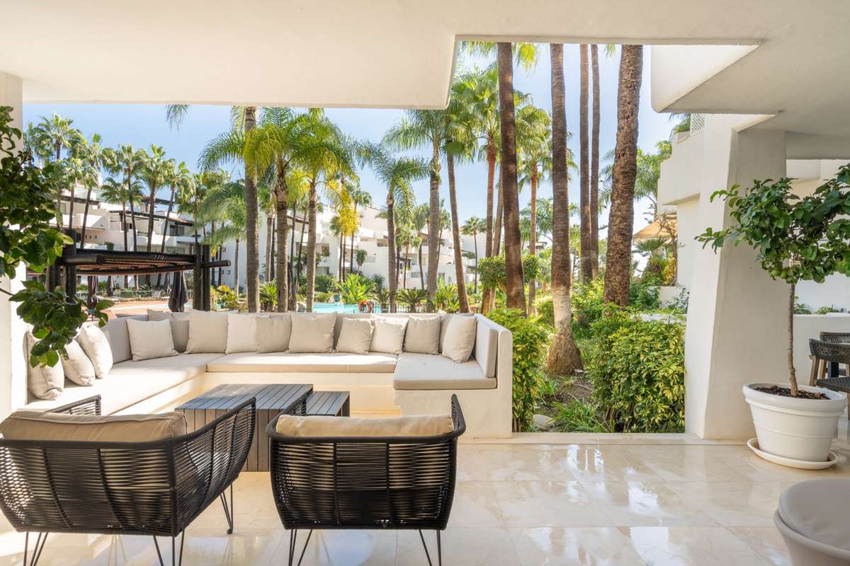 Beachfront apartment in Marbella