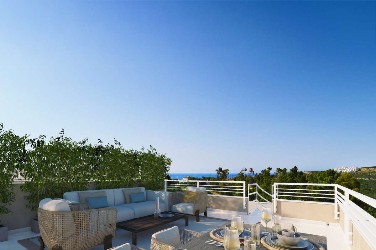 Apartment on golf course in Estepona