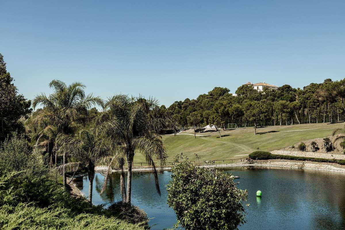 Frontline golf property in Benahavís