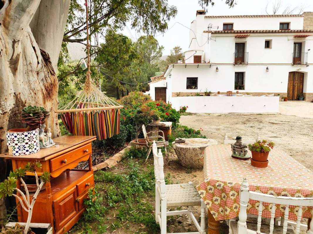 Propiedad con olivos en Malaga