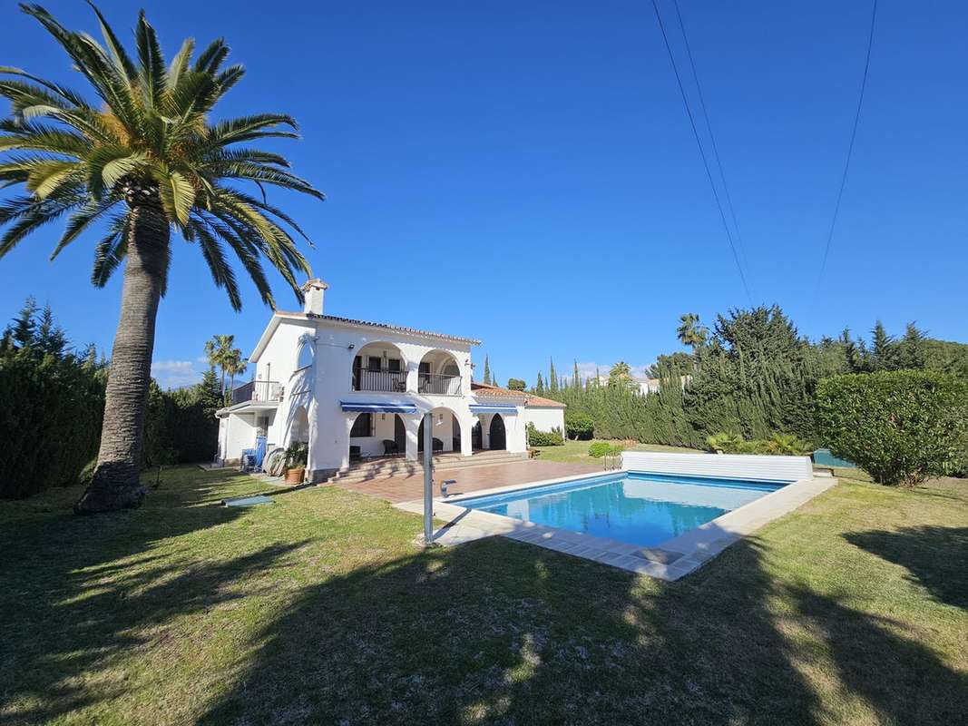 Detached Villa of 5 bedrooms