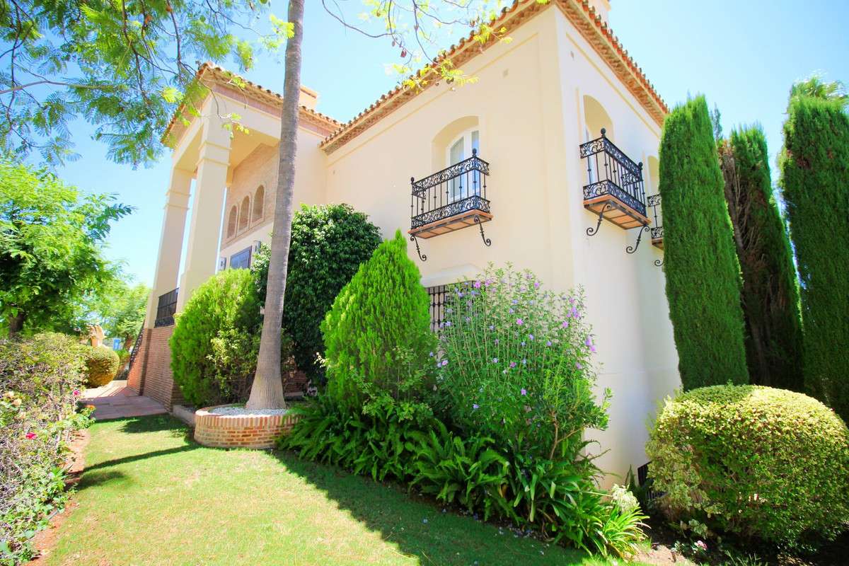 Detached Villa of 5 bedrooms in Los Arqueros