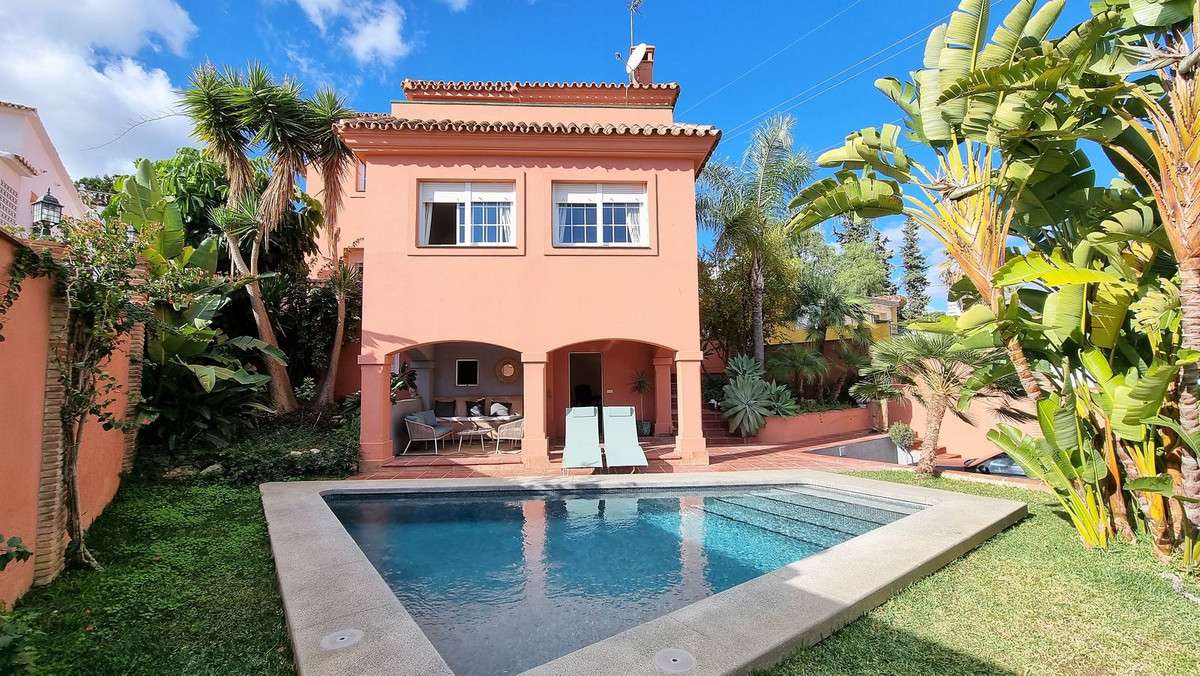 Villa with fireplace in Marbella