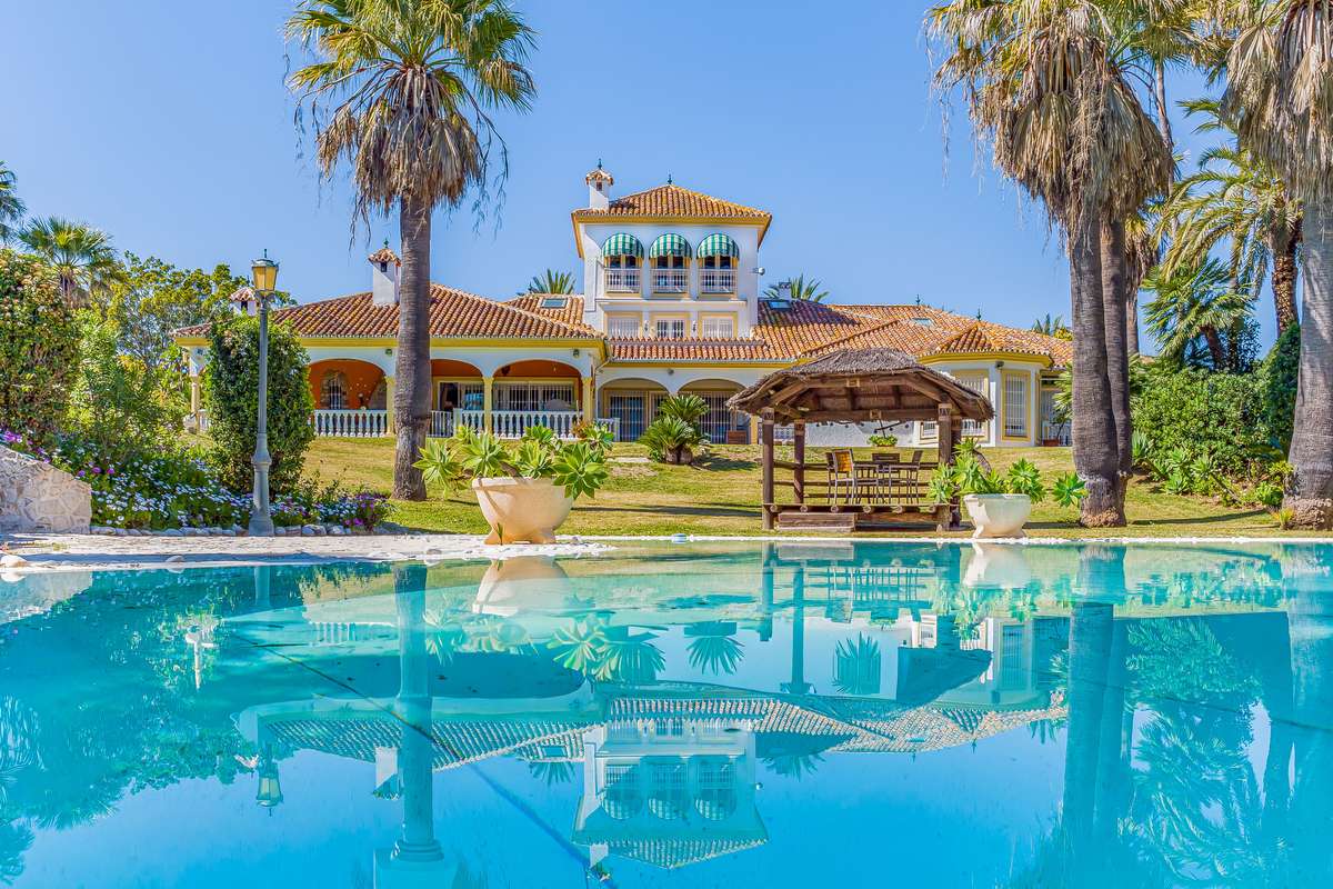 Villa with garden in Mijas