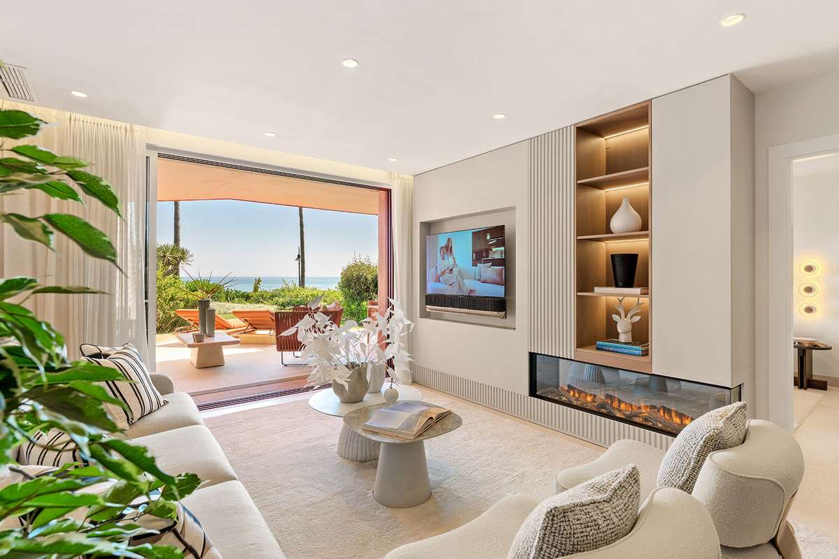 Beachfront apartment in Estepona