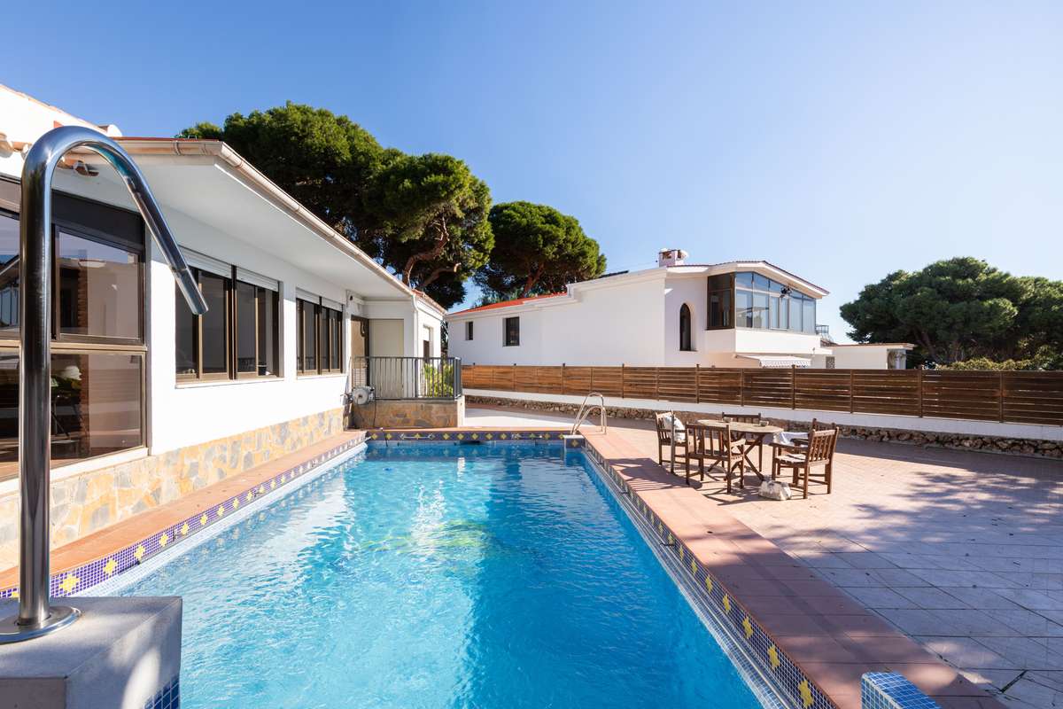 Villa with en-suite bathrooms in Torremolinos