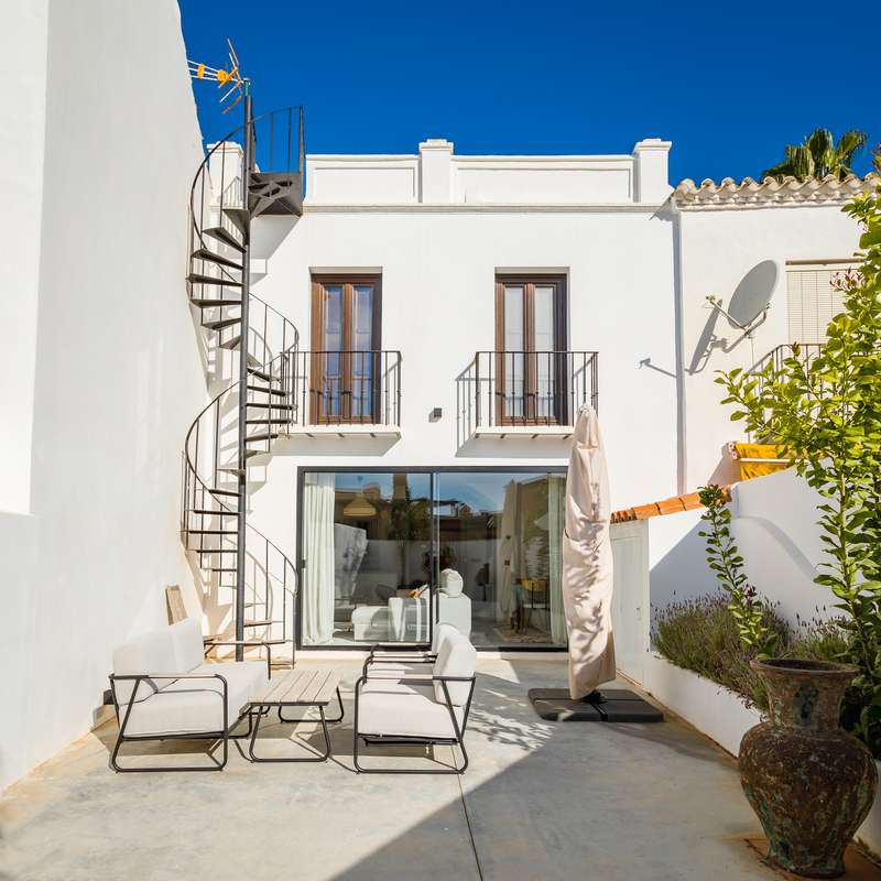 Townhouse with mountain view in Marbella
