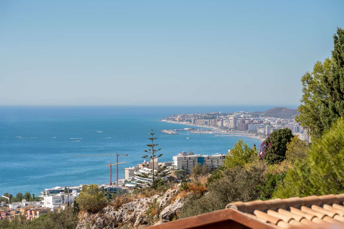 Detached Villa of 5 bedrooms