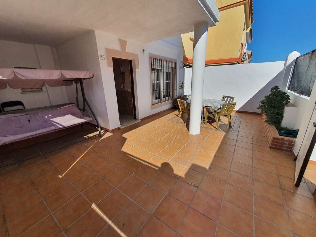 Townhouse of 4 bedrooms in Churriana