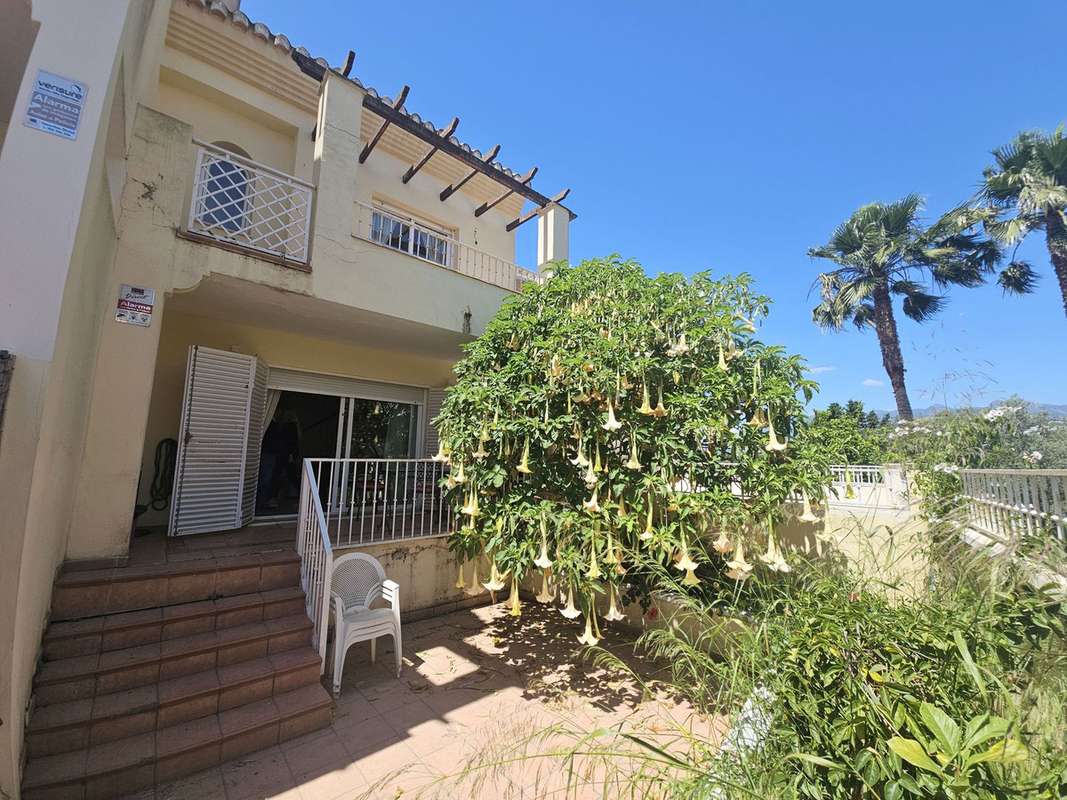 Adosado con terraza en Marbella
