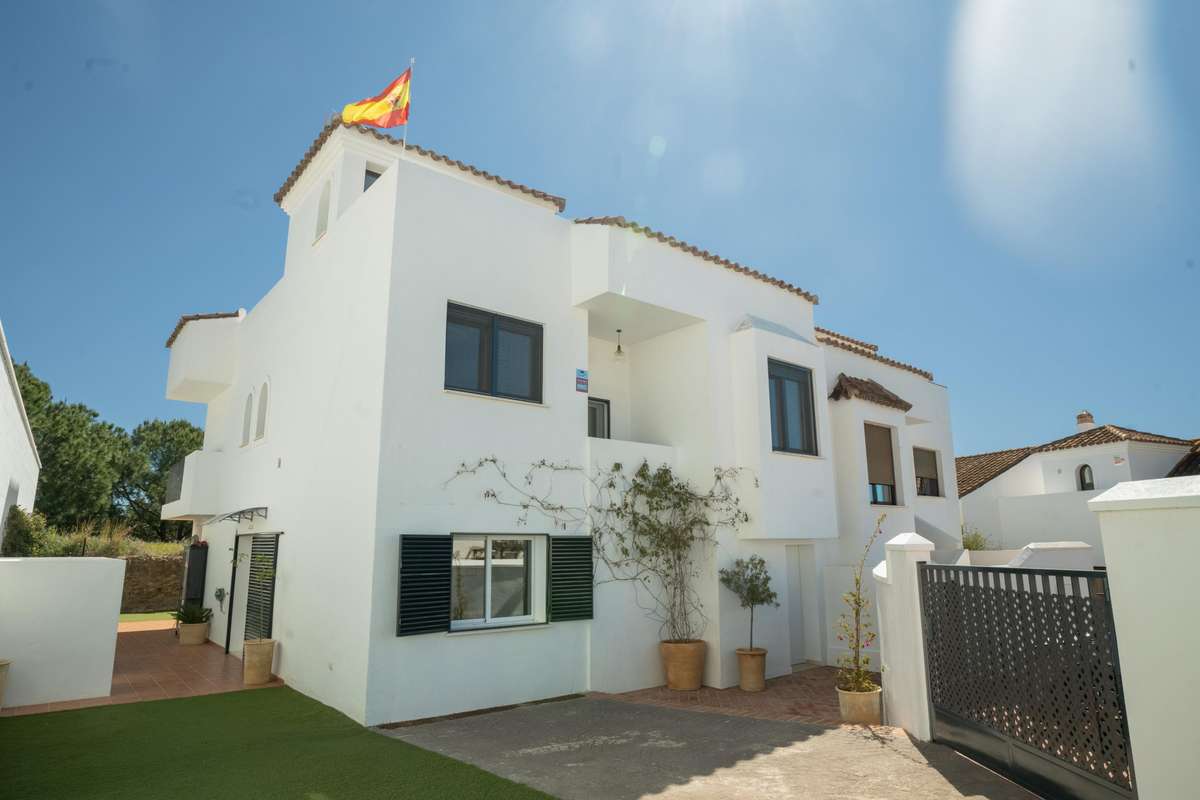 Property near golf course in Rincón de la Victoria