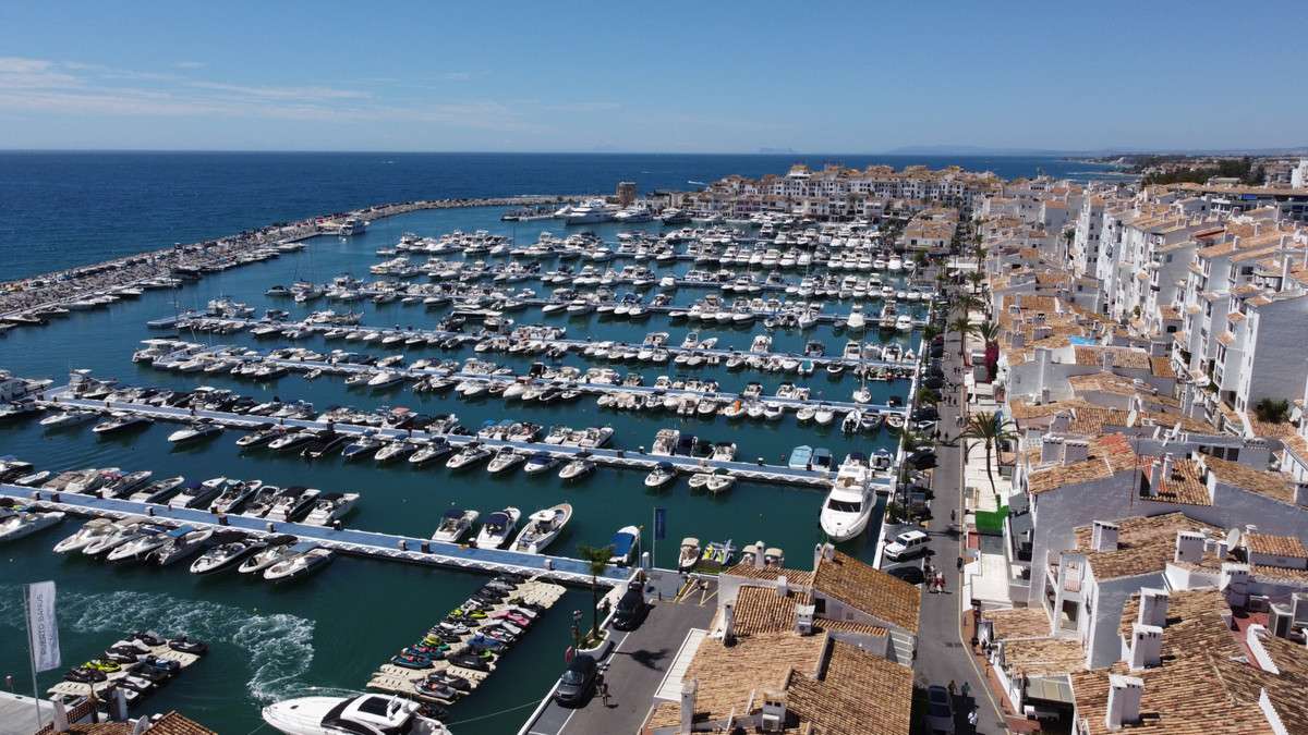 Apartamento con vistas al puerto deportivo en Marbella