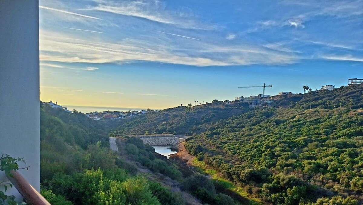 Apartment with golf views in La Alcaidesa