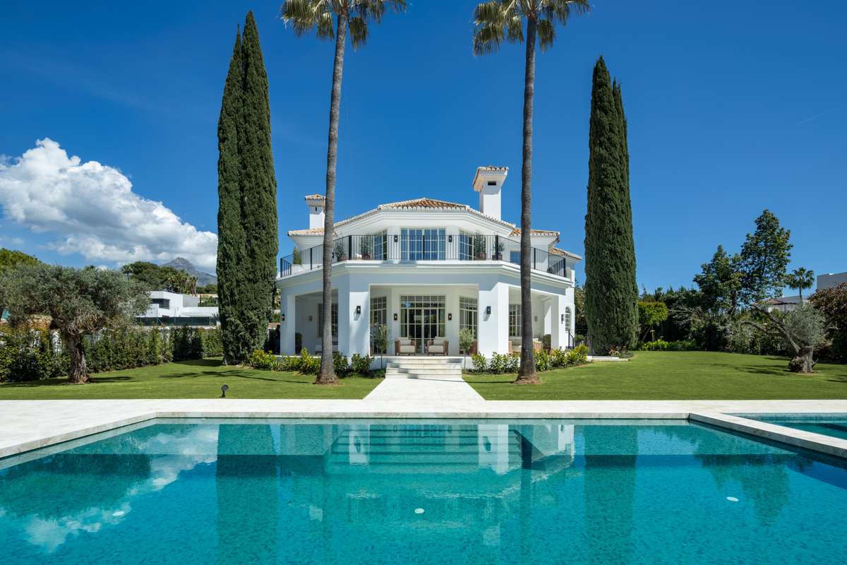 Villa with sea view in Marbella