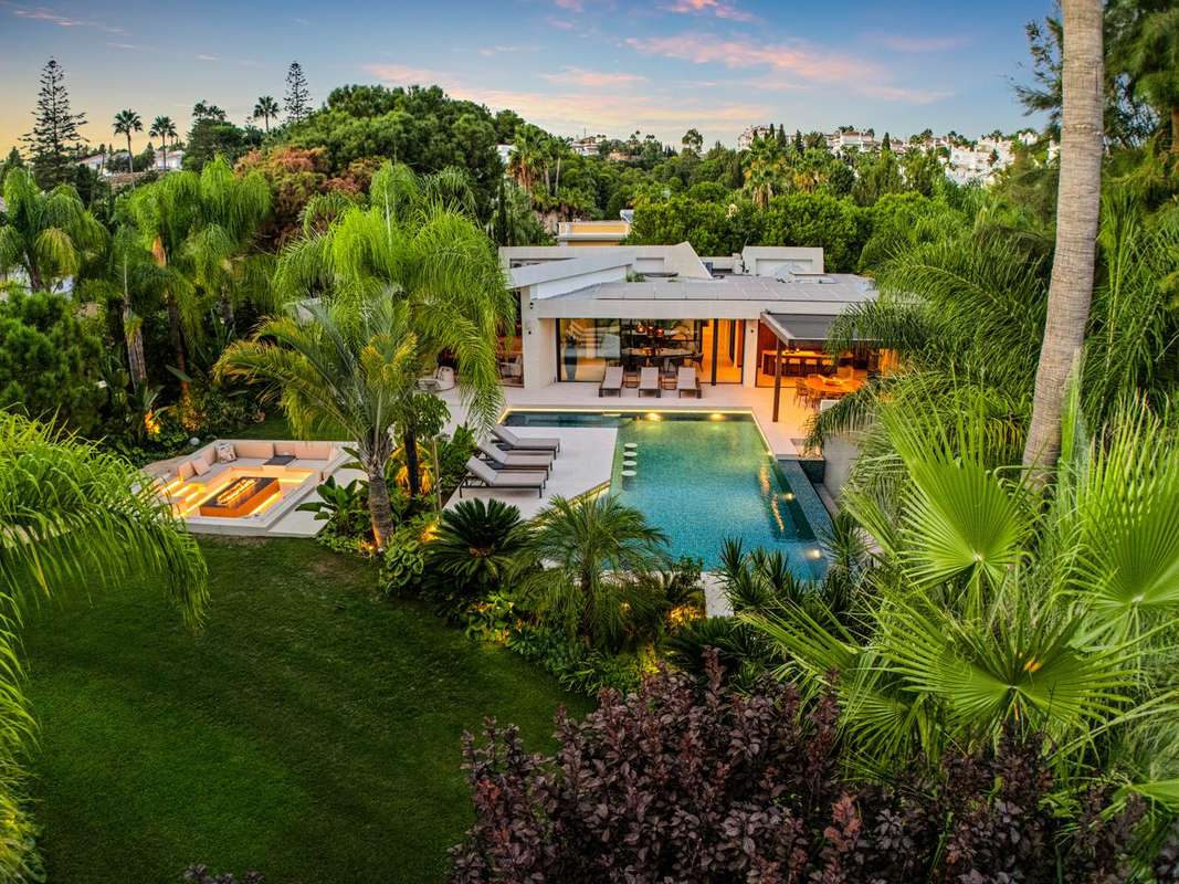 Detached Villa of 5 bedrooms