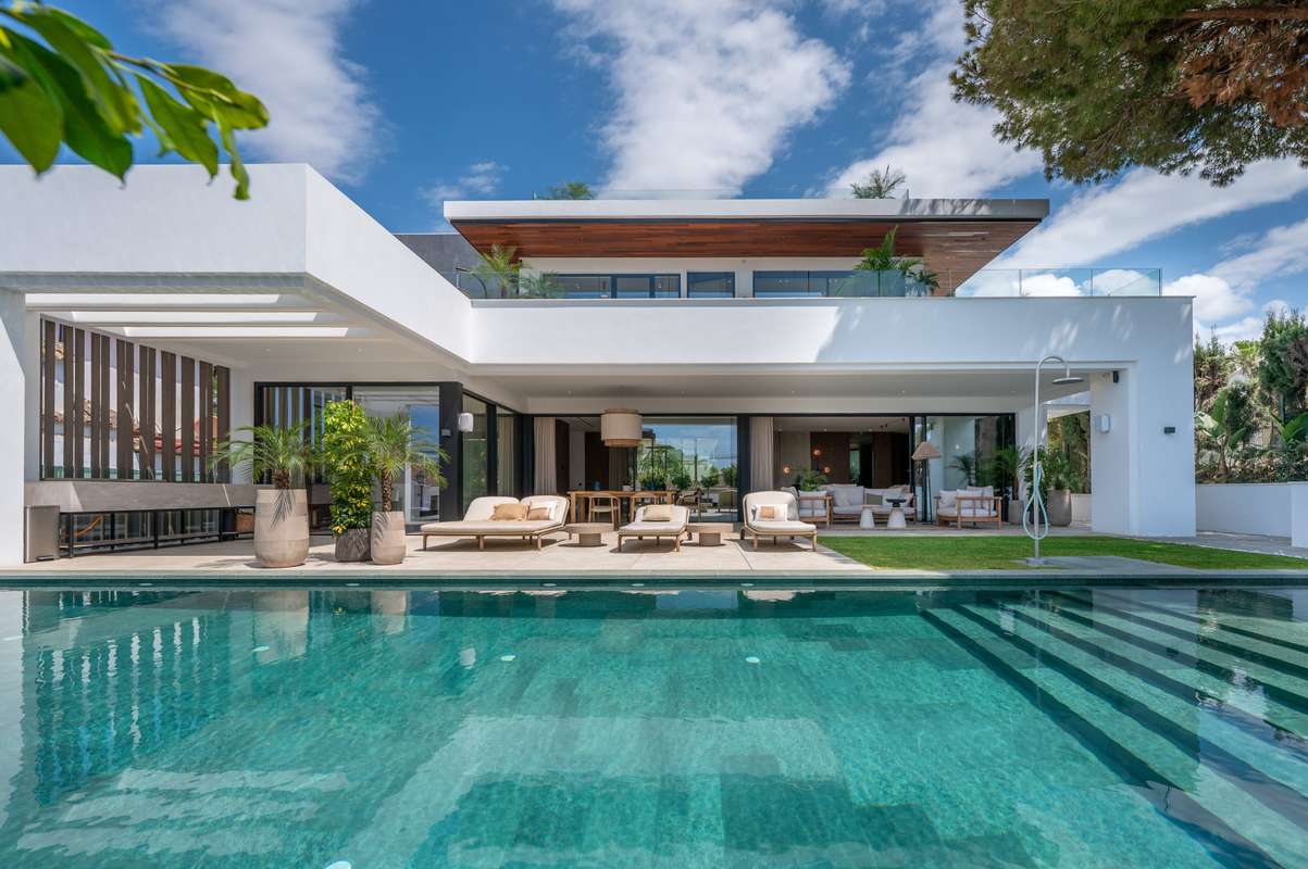 Detached Villa of 6 bedrooms