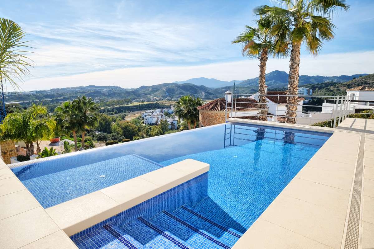 Detached Villa of 4 bedrooms