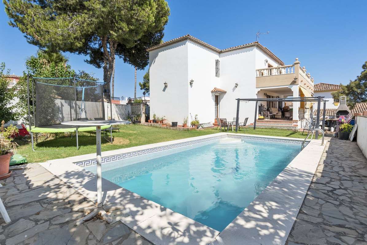 Villa con vistas al mar en Estepona