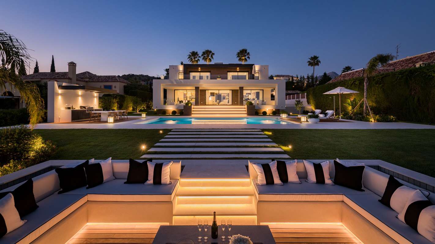 Villa with sea view in Marbella