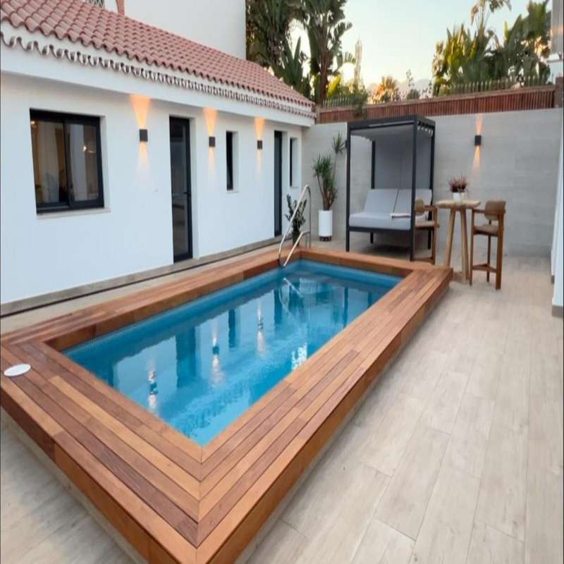 Beachfront villa in Marbella