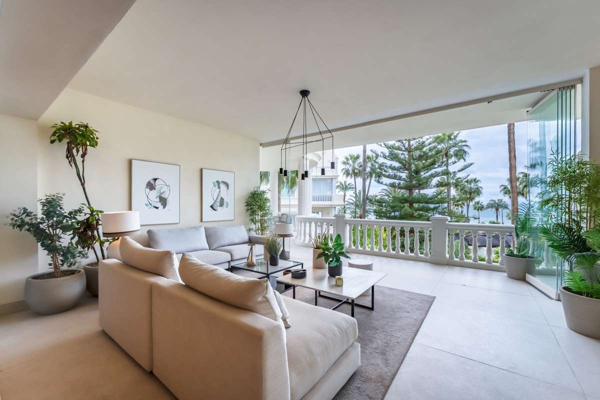 Apartamento con vistas al mar en Estepona