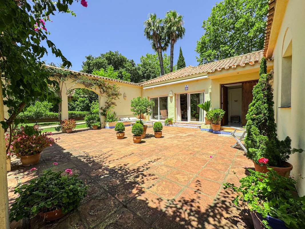 Detached Villa of 5 bedrooms