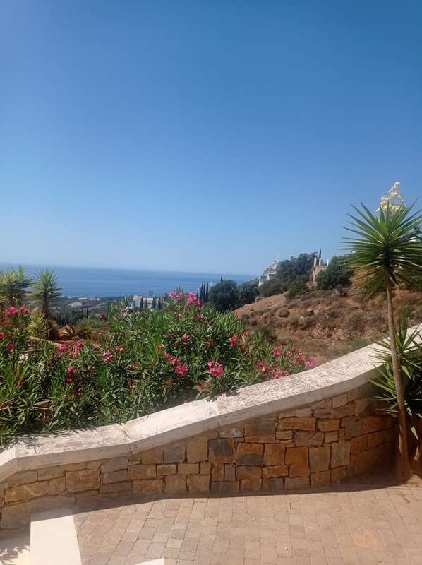 Apartamento de 3 dormitorios en Altos de los Monteros