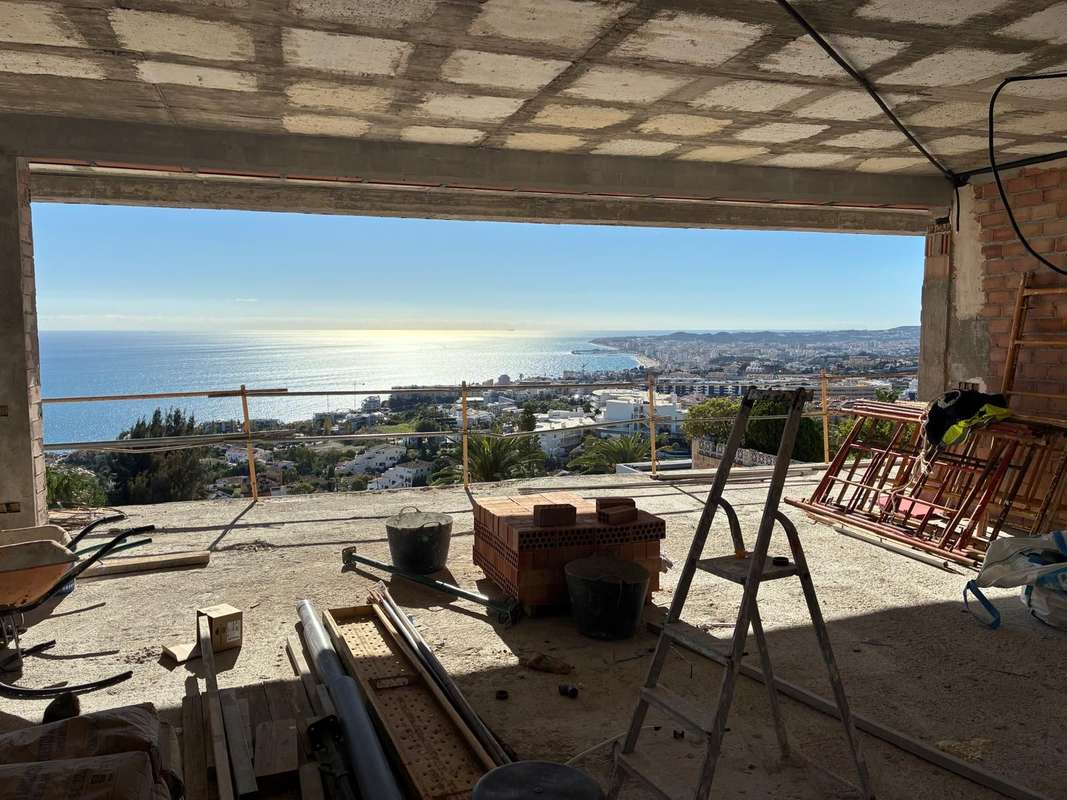 Villa with private terraces in Benalmádena