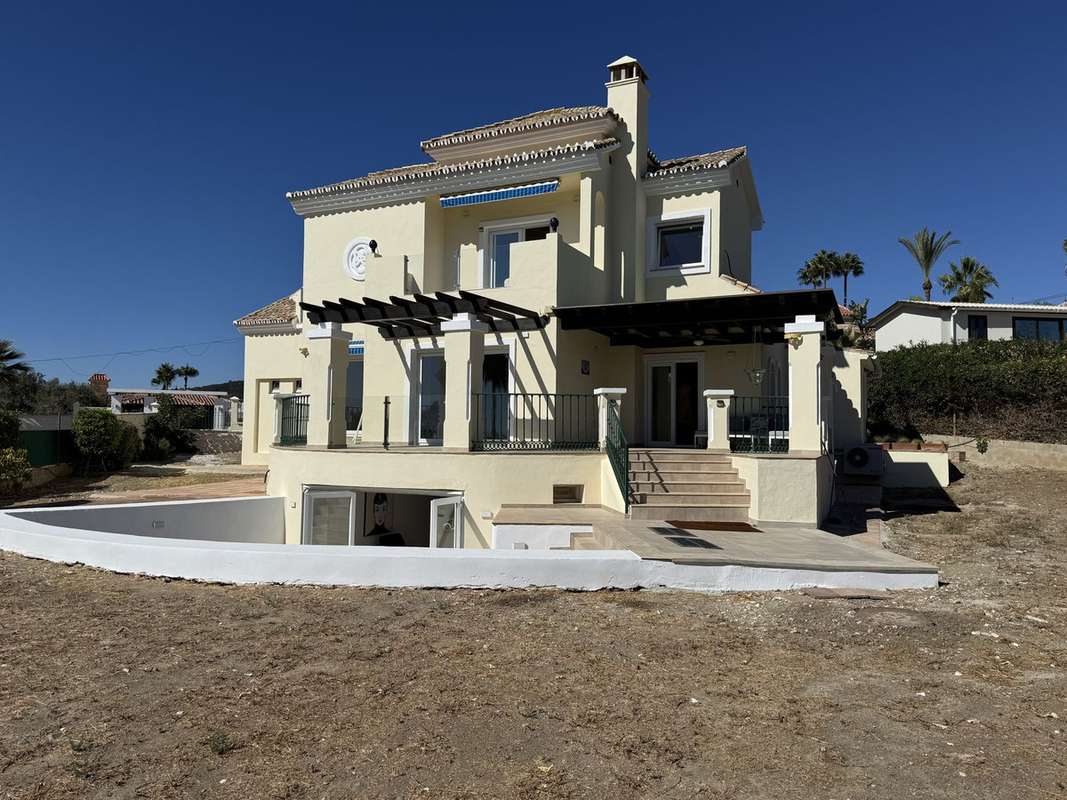 Villa con vistas al mar en Estepona