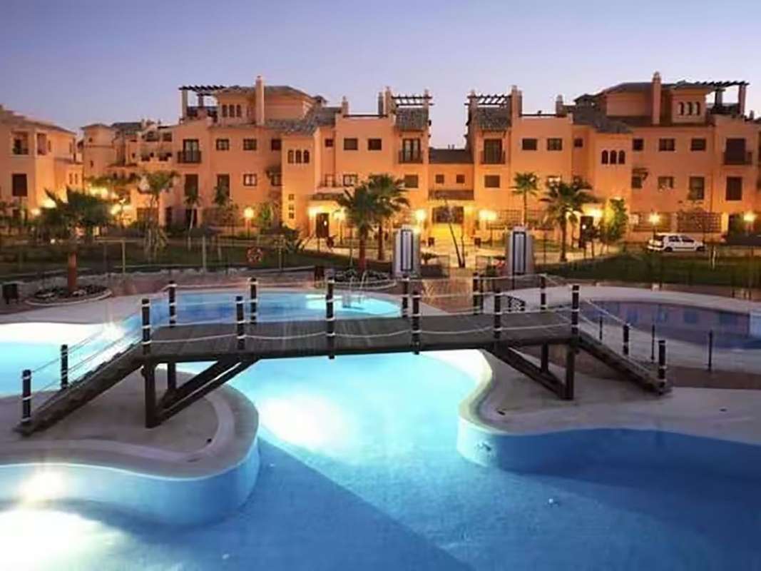 Apartment with private patio in Estepona