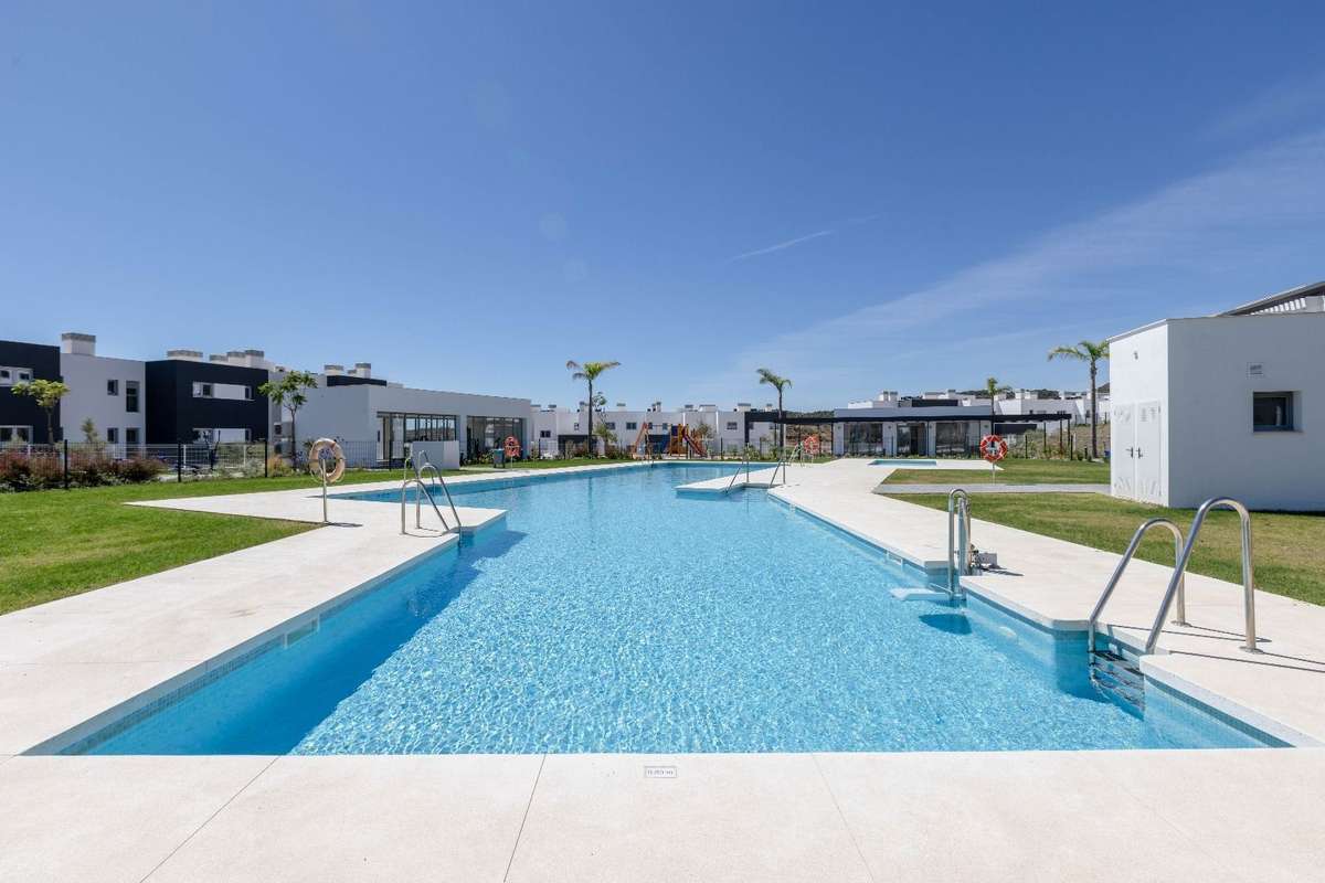 🌟 Brand New Penthouse – Estepona, 3 Beds / 2 Baths