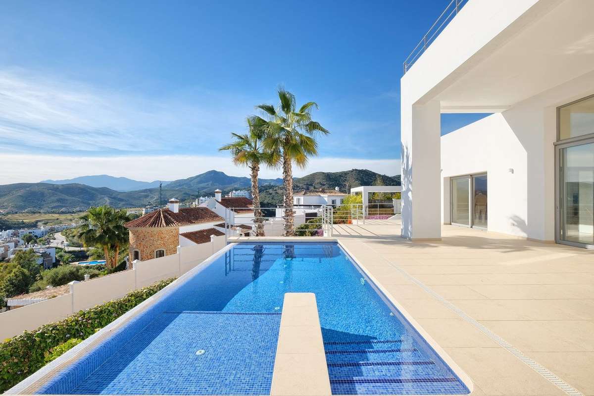 New Build Luxury Villa for Sale in Benahavís – Puerto del Capitán | Costa del Sol