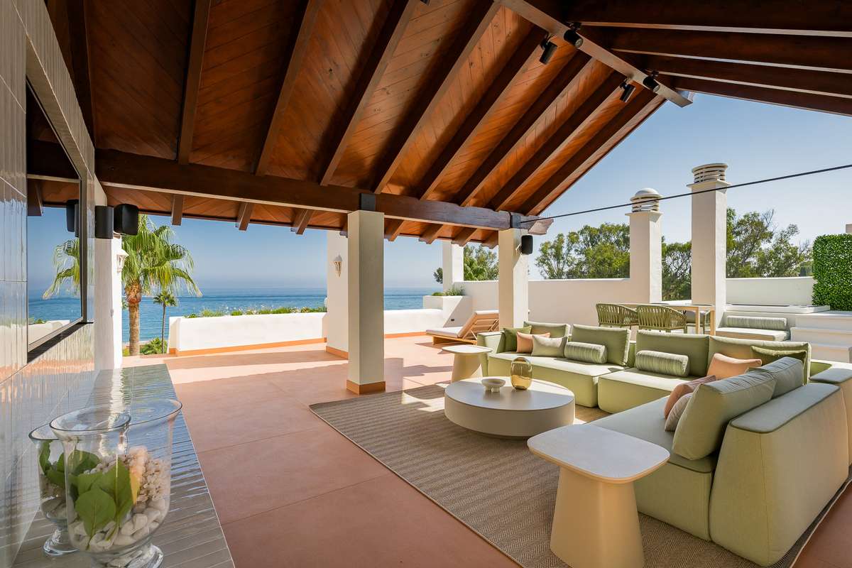 Ático con vistas al mar en Estepona