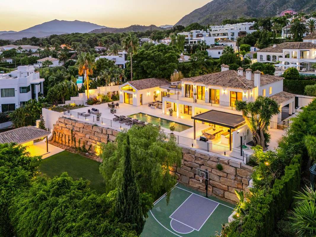 Detached Villa of 5 bedrooms